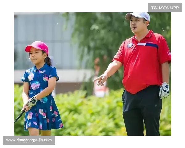 刘国梁亲临现场见证15岁女儿勇夺高尔夫职业赛首冠一家四口幸福庆祝瞬间 刘国梁亲临现场见证15岁女儿勇夺高尔夫职业赛首冠一家四口幸福庆祝瞬间